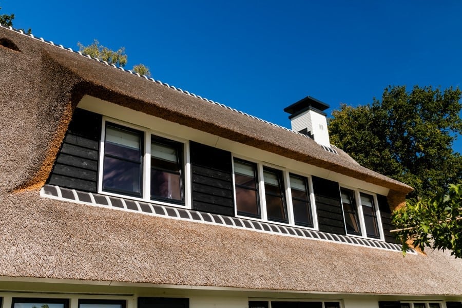 Verzekering rieten dak - Villa Koninginnenpage te Soestdijk detail dakkapel
