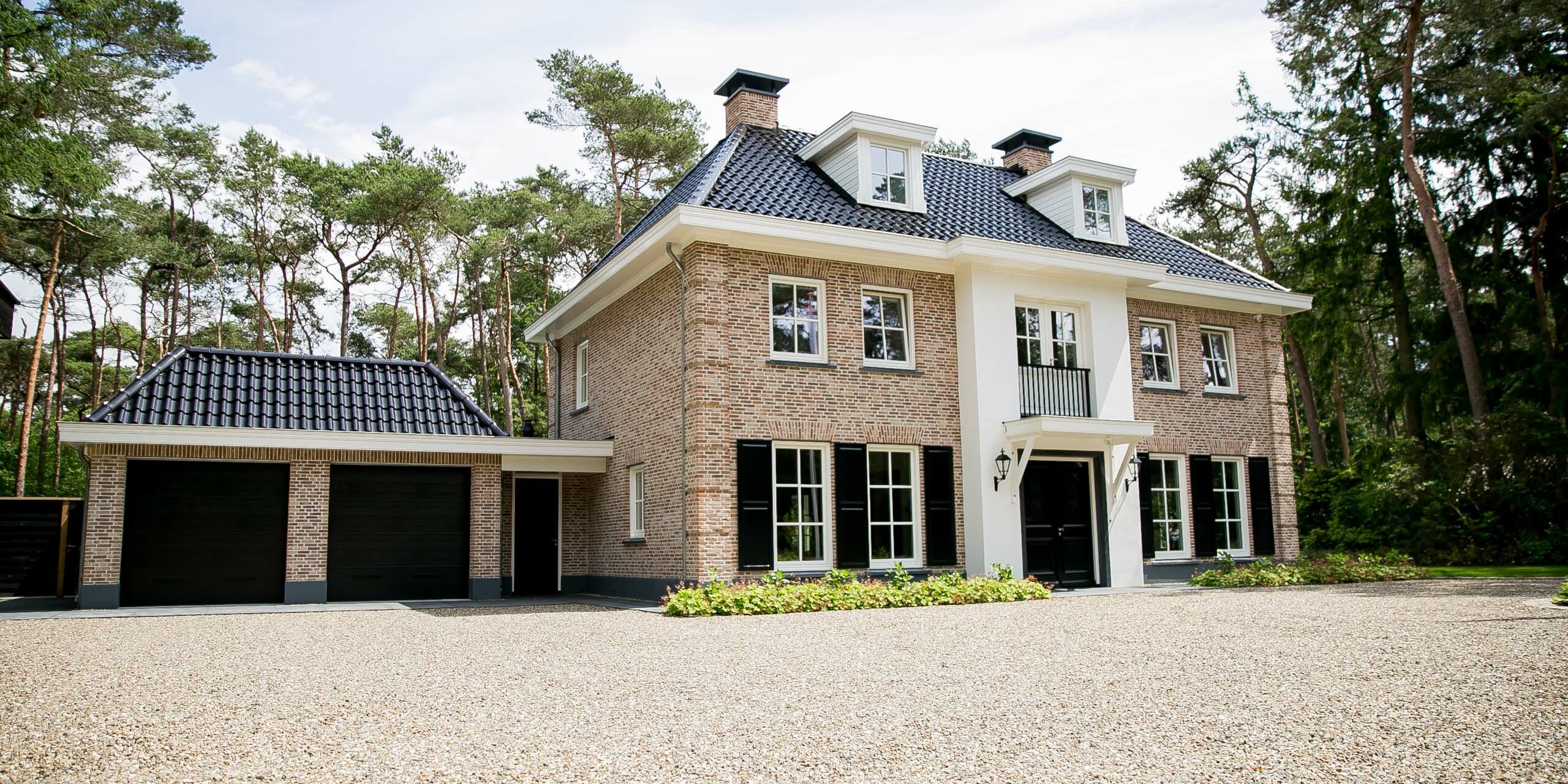 Exterieur Villa Nachtpauwoog te Bosch en Duin gebouwd door Architectuurwonen