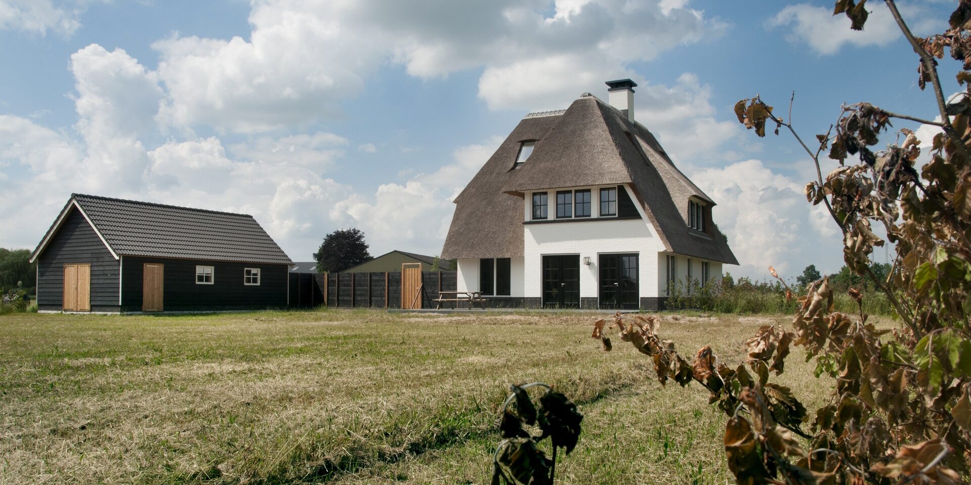 Gerealiseerde villa Boswitje te Hulst - Architectuurwonen - achterzijde 1920x1080