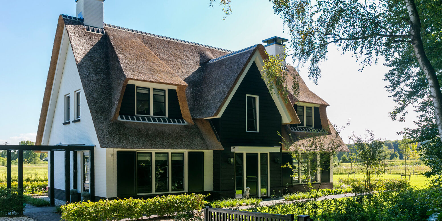 Gerealiseerde villa Koninginnenpage te Soestdijk - Architectuurwonen - voorzijde